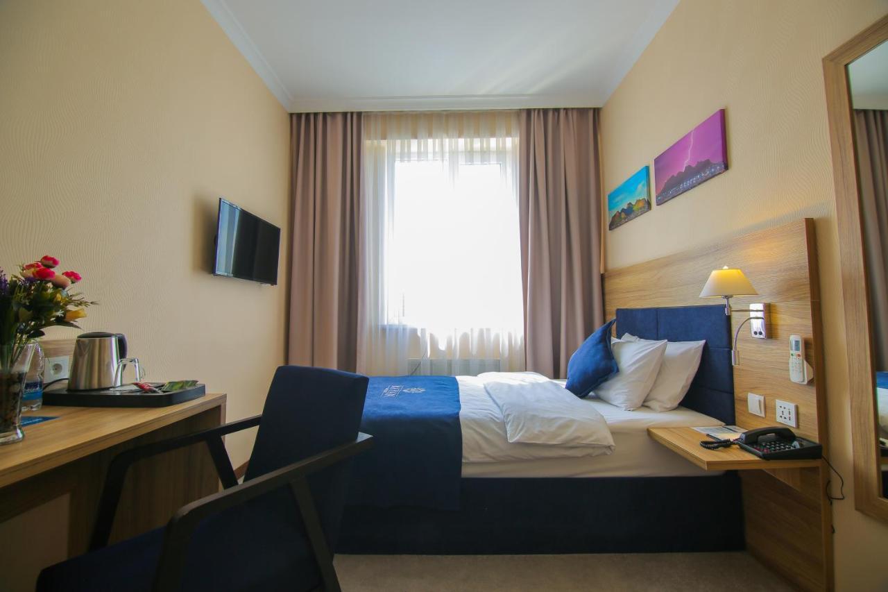 Rayan Hotel Osch Exterior foto